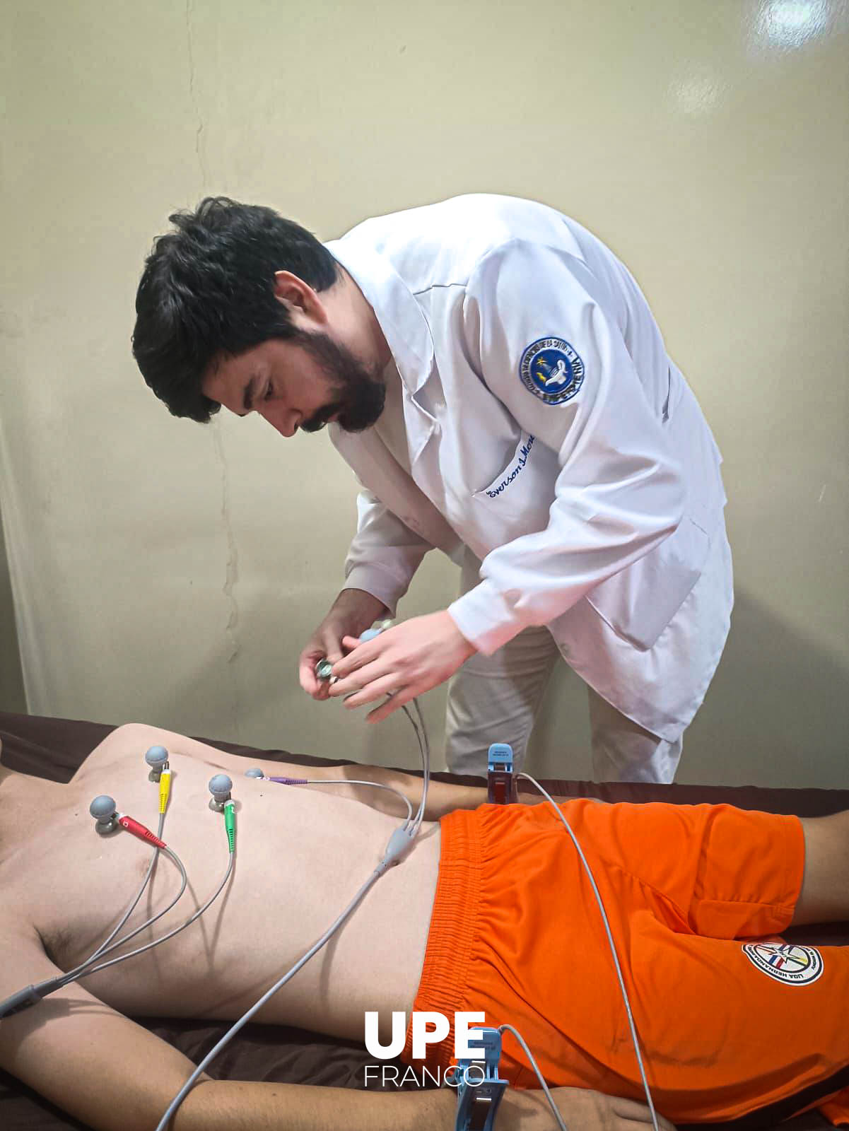 Jornada de Atención Comunitaria: Estudiantes de Enfermería UPE realizan cobertura en la Policlínica Policial